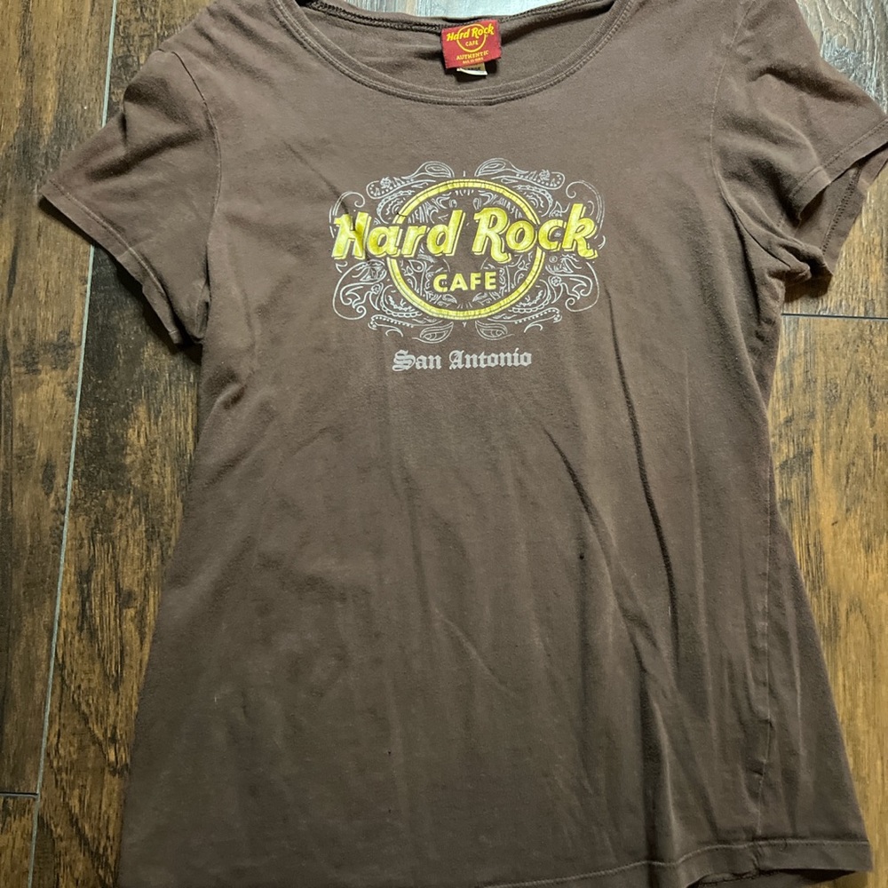Hard rock tee